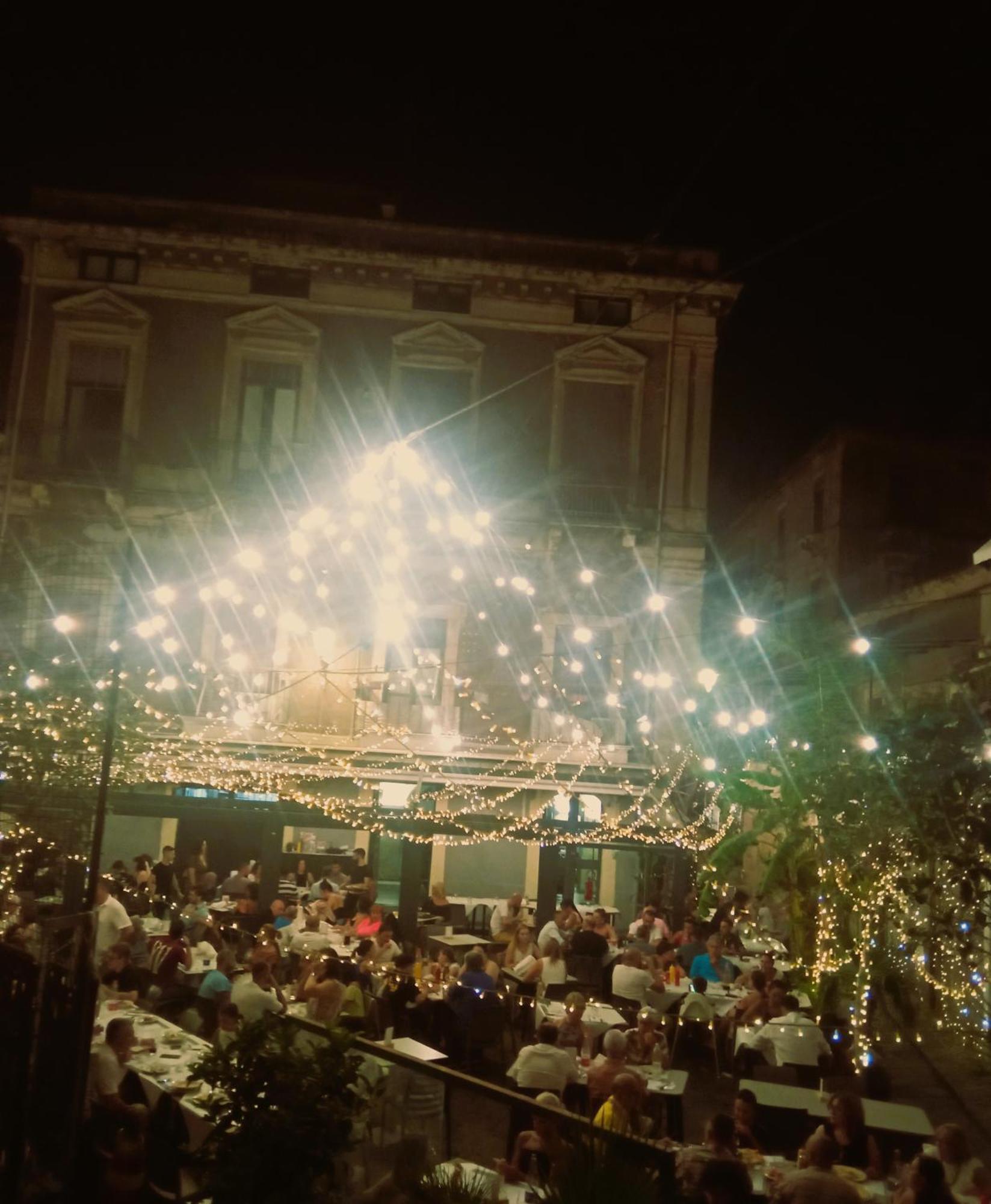 Fikus Apt Relax Castello Ursino Catania Exterior foto